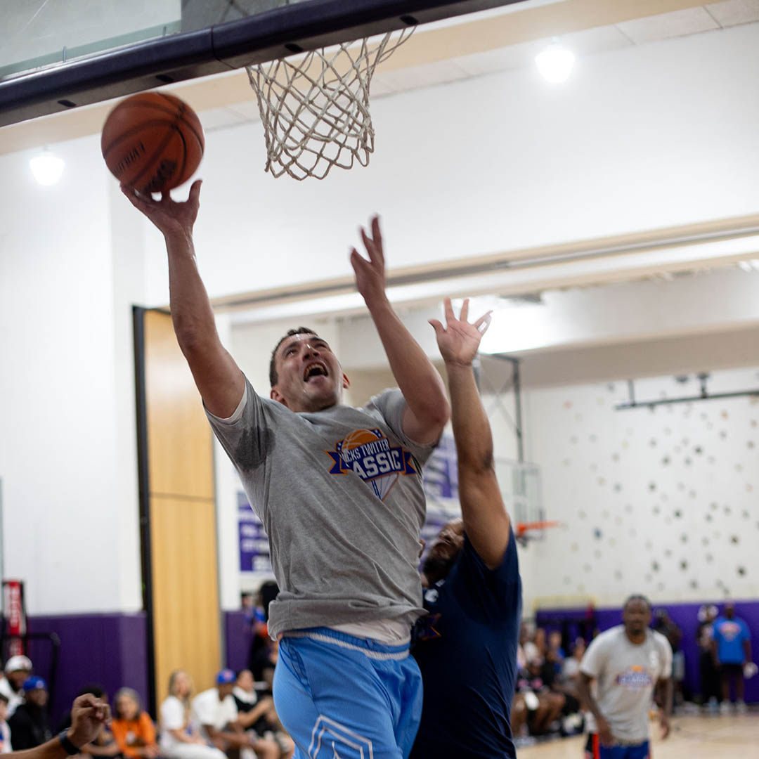 stompingcreativ's tweet photo. Here are game photos from the KT Classic 26!  

Galleries are here: https://t.co/rU7NOdMo6r 

#knickstwitter #knicks #alwaysknicks #newyorkforever https://t.co/Ehxyhs2Kxl