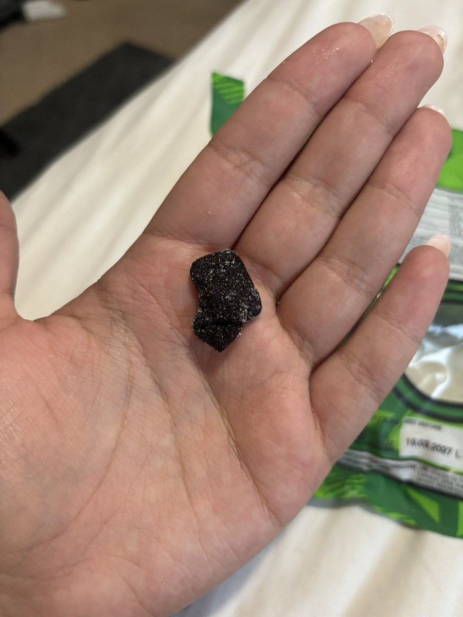 Erinbrewerrrr's tweet photo. @shadesbyniko_ @NikoOmilana have I just won a competion? Why is there liquorice in my packet??? #shades https://t.co/3ET3gR5sdI