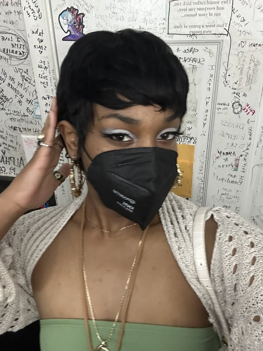 freedomcth's tweet photo. the mask don’t stop shit imma still be outside! https://t.co/7MeeSWqivP