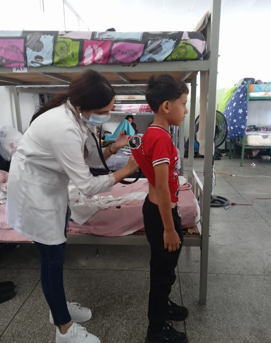 cubacooperaven's tweet photo. Desde Caracas, la salud no se detiene: la Dra. Litsania Escalona educa sobre algias vertebrales en el CDI Agustín Codazzi (Junquito Alto); la Dra. Yoslaidys González asiste en el ambulatorio del Casco Central; y la Dra. Anyileidis Márquez atiende en el Campamento Transitorio https://t.co/EOrra4Tx0z