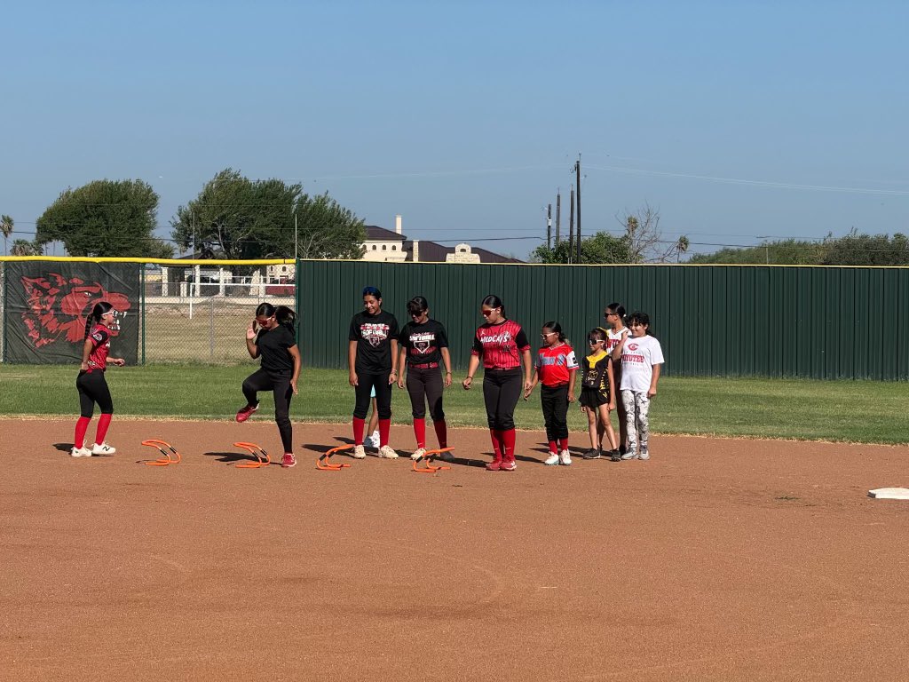 lobo_pride's tweet photo. What an amazing turnout at our Lobos Softball Camp! 🥎❤️🐺
Thank you to all the young athletes who came out ready to learn, compete, and have some fun! We loved seeing the energy, effort, and excitement on the field.

#LobosSoftball #LoboPride #SoftballCamp #PHS @lajoyaisd https://t.co/w1GL78bD27
