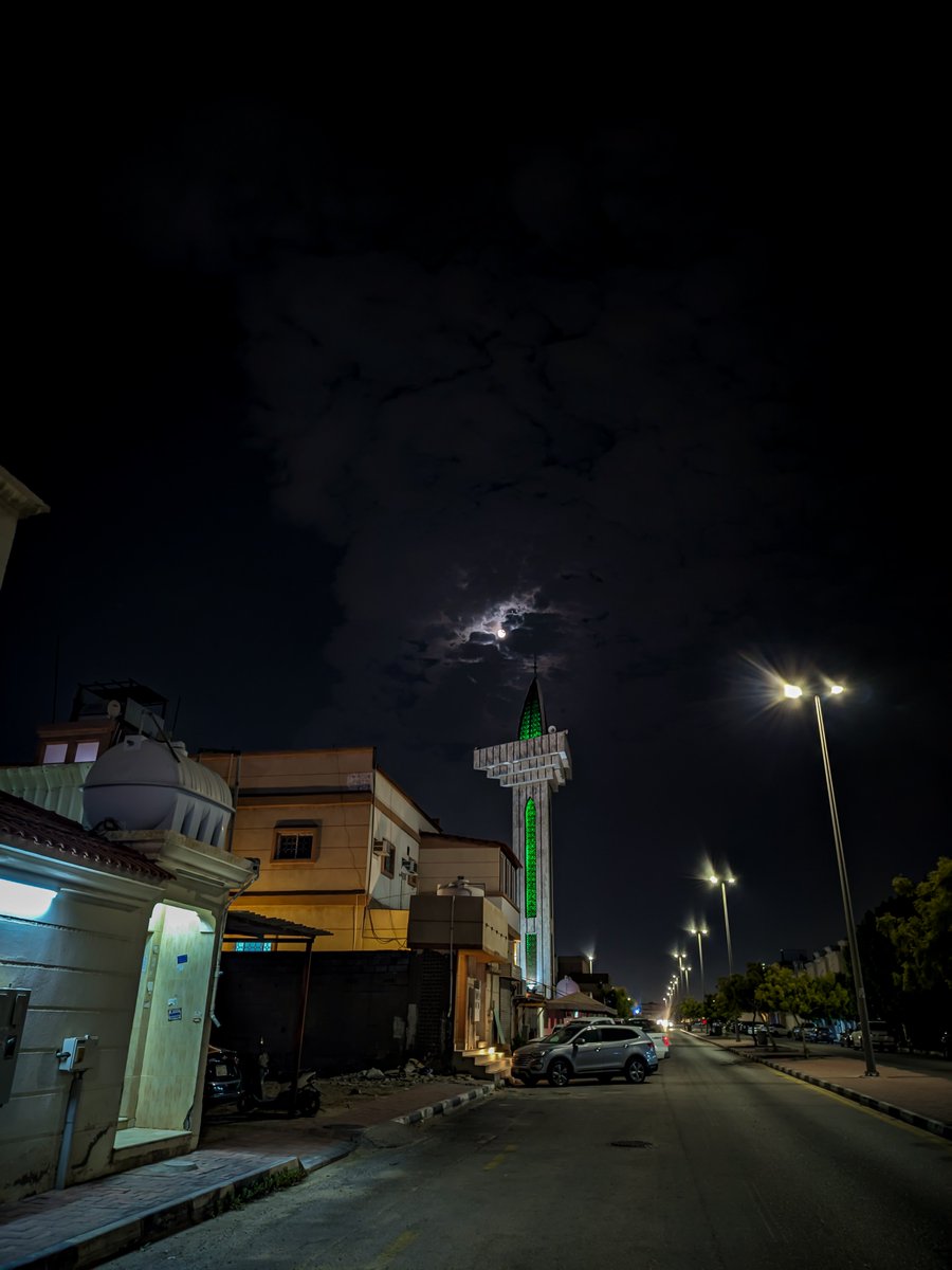 dfz1a1's tweet photo. صور اليوم متعة بصرية 🌇🌃 https://t.co/Fornhk9XOQ