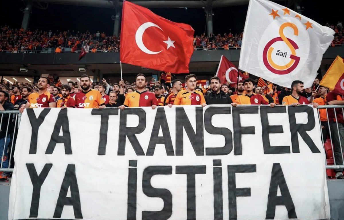 parcalisportz_'s tweet photo. 🚨 ultrAslan, Rennes maçında yönetime yönelik pankart açmak için hazırlıklara başladı. https://t.co/lZa09ZhQdk