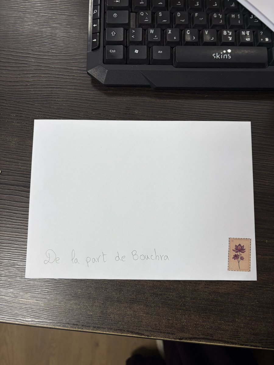 BouchraBucha's tweet photo. Couldn’t make it to her wedding, so I sent her this + a little something 🤍✨ https://t.co/BRvkY0TxMQ