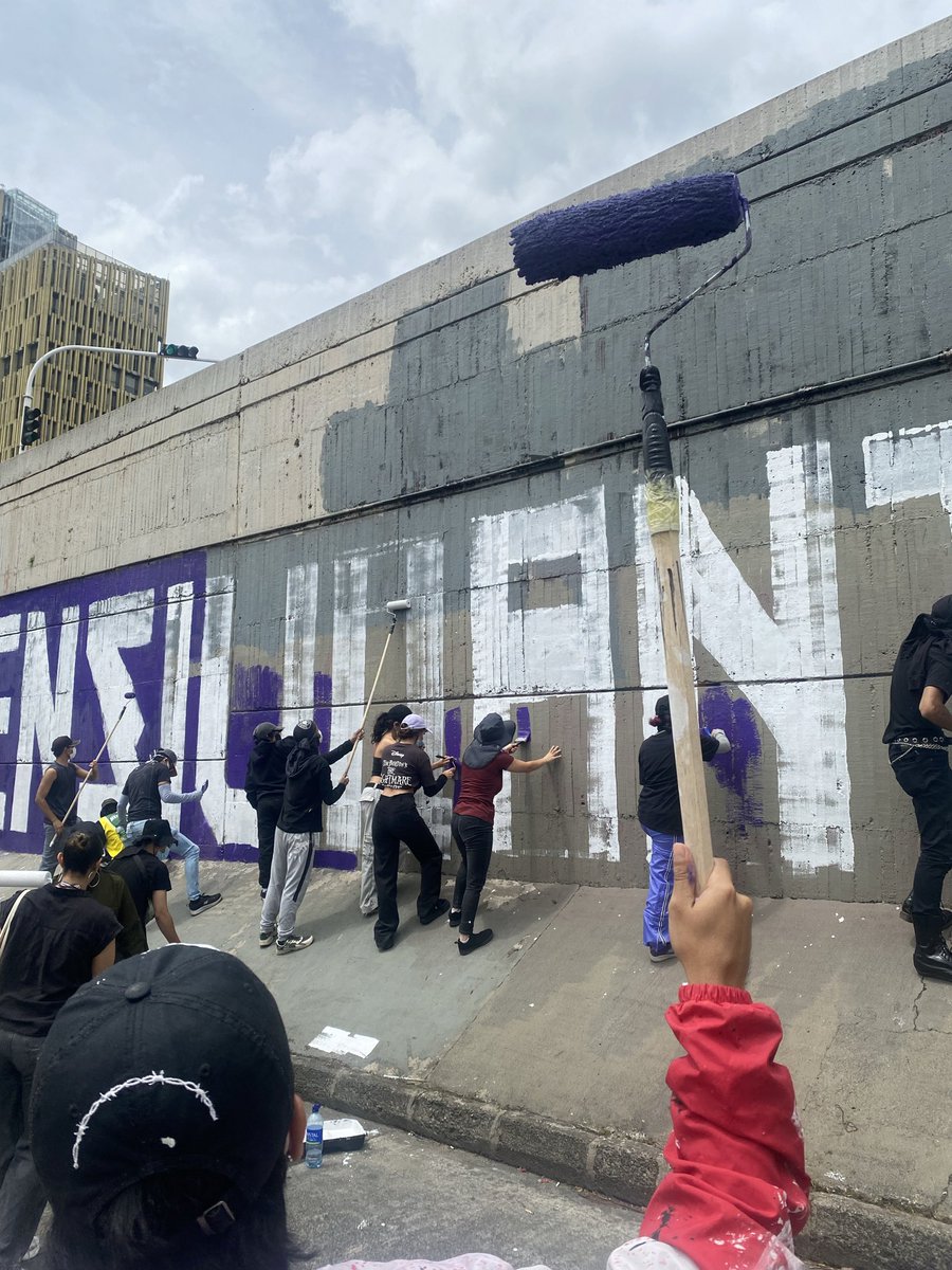 Esteban_0T's tweet photo. El “Escudo de las Américas” tendrá sede en Medellín. Otra reedición de la militarización gringa en nuestro país.

La respuesta será la memoria y organización de la resistencia de una ciudad que ha aprendido a no olvidar. 

Medellín Antifascista 🚩 https://t.co/nBAZuRPIoA