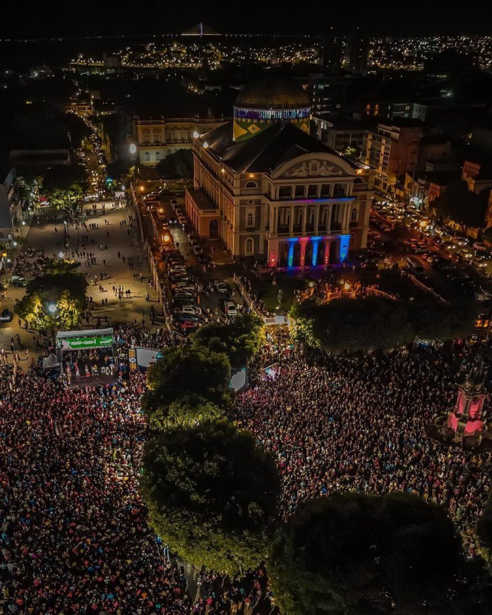 Isanogoficial's tweet photo. Um marco para a nossa cultura, nossa história e para um Norte que sempre teve muito a mostrar ao Brasil e ao mundo!

Crescer vendo o Teatro Amazonas como símbolo da nossa cidade e da nossa cultura faz esse momento ter um significado ainda maior. https://t.co/28lCBlqRIt