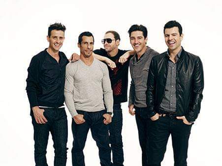ZimPeggy's tweet photo. Have a nice monday🙂 #MancrushMonday the #BHSisters #BHFamily #JordanGirls #JordanKnight @DonnieWahlberg #JonathanKnight #JoeyMcintyre #DannyWood @NKOTB
Love you guys❤🧡💛💙💚
#LoveEternal #BHLove ♾️
#SpreadLoveAndLoveWillSpread ❤
#Thankful 
#StaySafe #TakeCare 🙏🏻
🤖❤♾️💫 https://t.co/PJEsgoY52w
