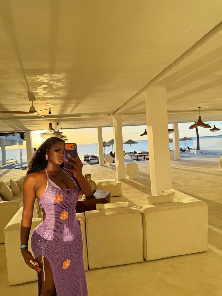 Modernlla's tweet photo. Le Saint Tropez 🏝️ https://t.co/sJk0j5AqVs
