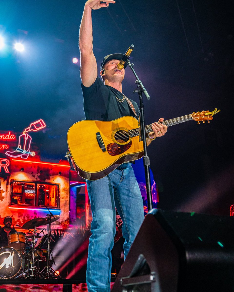 nuttercenter's tweet photo. Now presenting...your Gold Chain Cowboy: PARKER MCCOLLUM 🤠 

What an honor it was to have Parker on our stage again! Comment your favorite part of the show! 👇 https://t.co/CRnYUvsU52