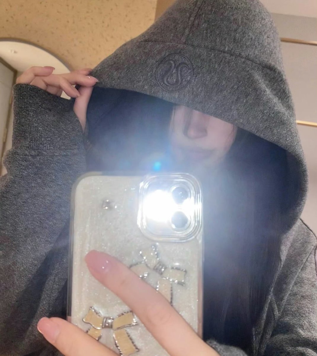 Afklo9's tweet photo. 科目二一把过！倒库、S弯、坡道全踩点，练车时被晒黑的肩膀总算对得起早起的晨光～ https://t.co/SIQT2fUB1Z