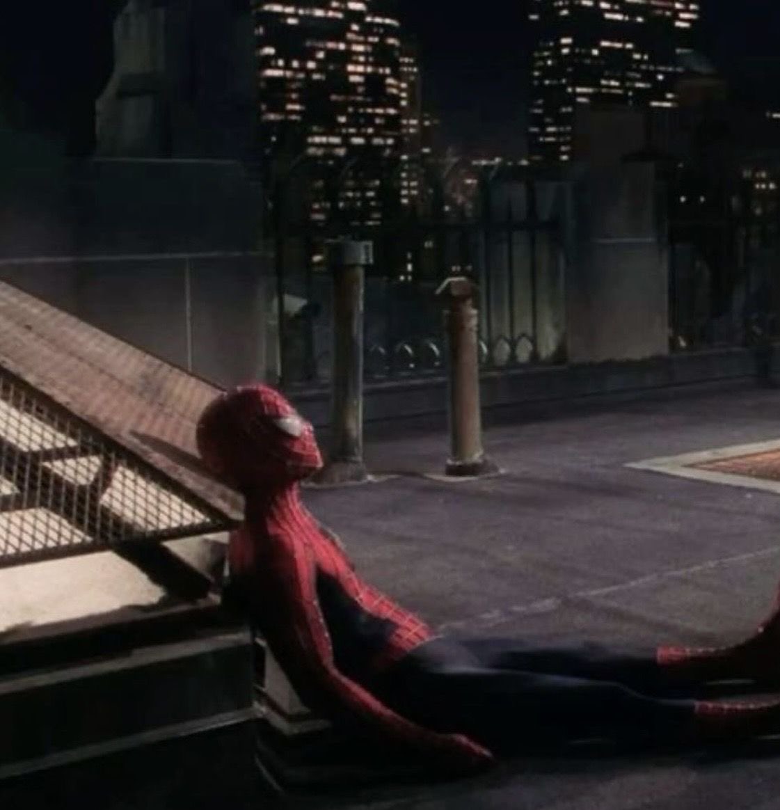 Sw33tButPsycho_'s tweet photo. anche Spiderman stesso non ne può più dei sta storia della maschera 
#TemptationIsland https://t.co/CLQnSY6HIf