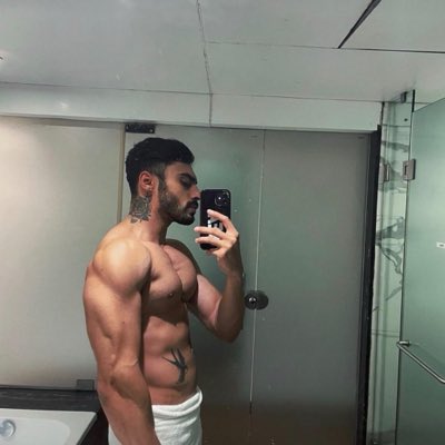 MidnightShouts's tweet photo. ✨ New featured DP: @findomgod2 ❤️

Think you’ve got the next one? DM me your best photos. 📩

#NewProfilePic #fitness #mirrorselfie https://t.co/iRYQCjBdD8