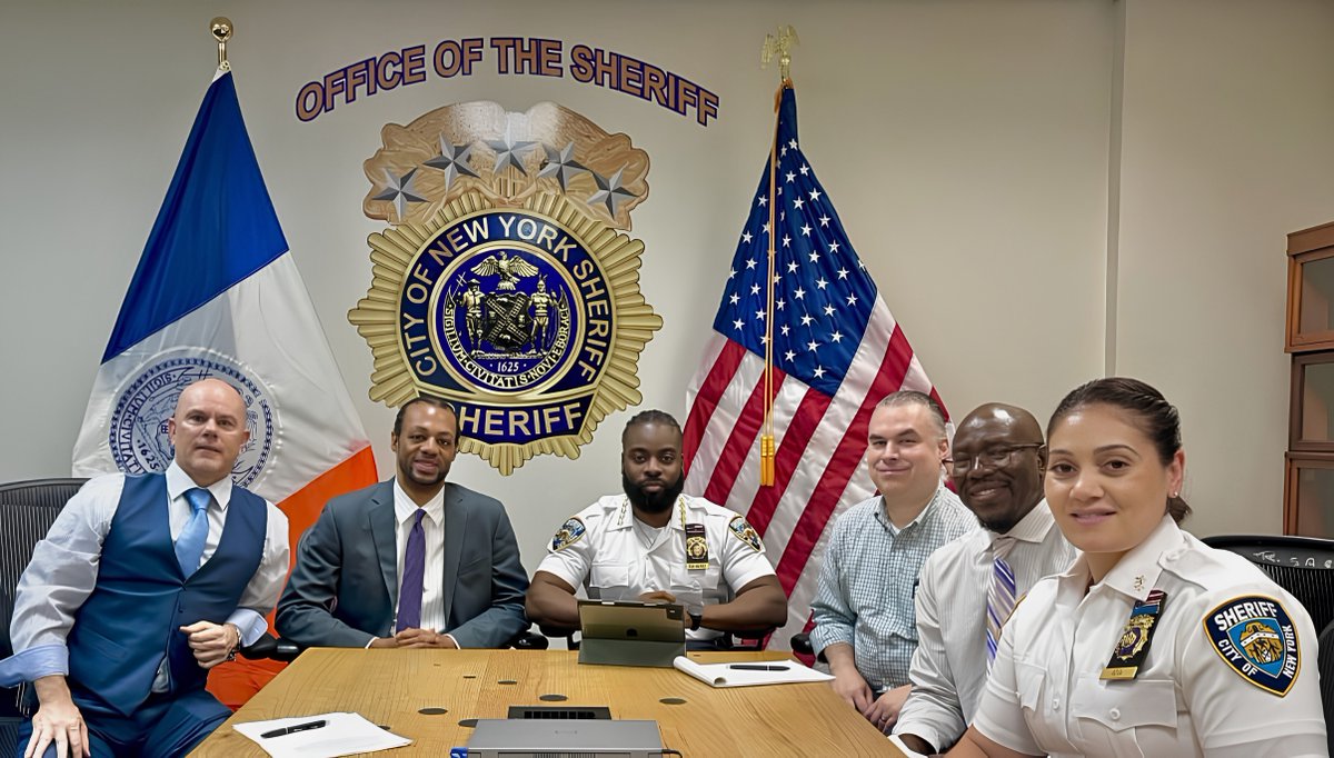 amNewYork's tweet photo. Mayor Zohran Mamdani declared that “there’s a new sheriff in town” on Monday as Edwin Raymond was sworn in to lead New York City’s Sheriff’s Office. https://t.co/i09SqQrZjx https://t.co/22zp5P3d1F