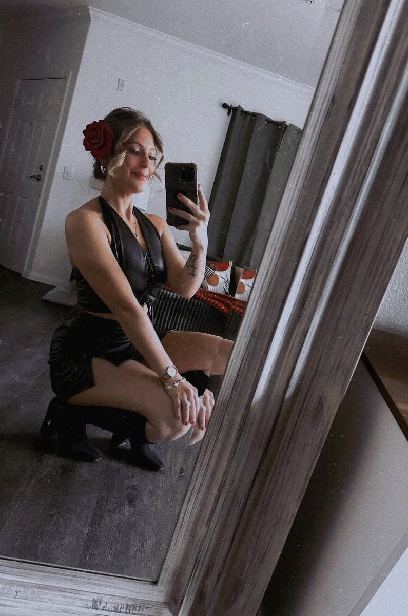 Diane1805's tweet photo. Confidence is the best thing I’ll ever wear.🌸🌺💐🌸 https://t.co/VE5GBwDRpv