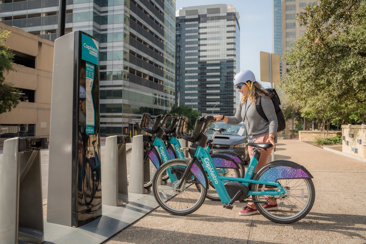 CapMetro tweet media