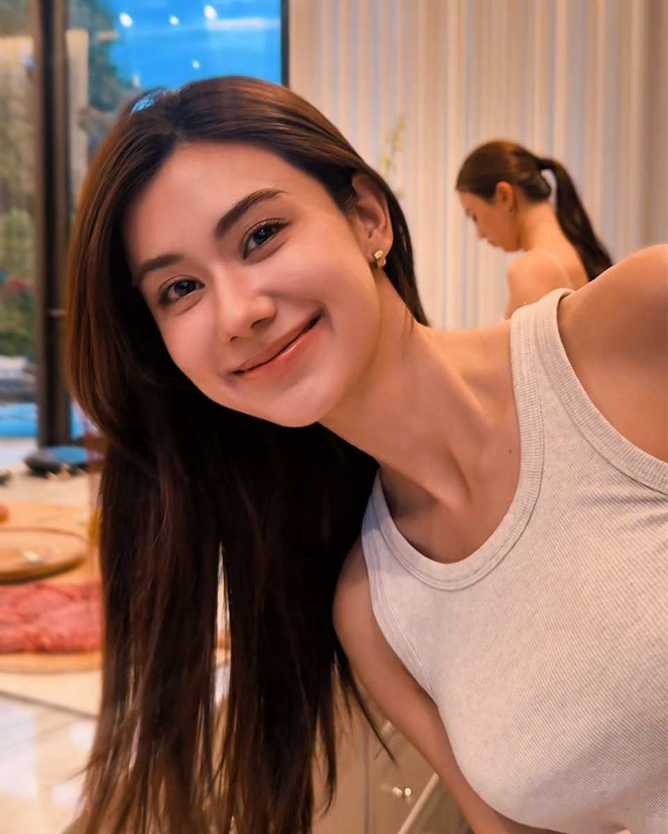 lalinalenachile's tweet photo. La sonrisa más bonita la tiene Lorena Schuett ⋆.˚🦋༘⋆

#lalinalena #ลีน่าลลินา https://t.co/Xf1QcaQAAZ