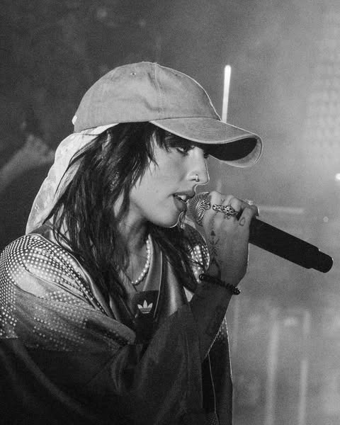 angelinanewss's tweet photo. 📊 oggi è una nuova data del "Nina canta nei Teatri d'Estate Tour"!

ci vediamo stasera a Porto Recanati all'Arena Beniamino Gigli ❤️‍🩹
ospite speciale: #Venerus 🔥

📍 prendi gli ultimi biglietti qui:
https://t.co/HSXDAu4M1B

o qui:
https://t.co/O1DEAljSzi https://t.co/xVAnv513LJ