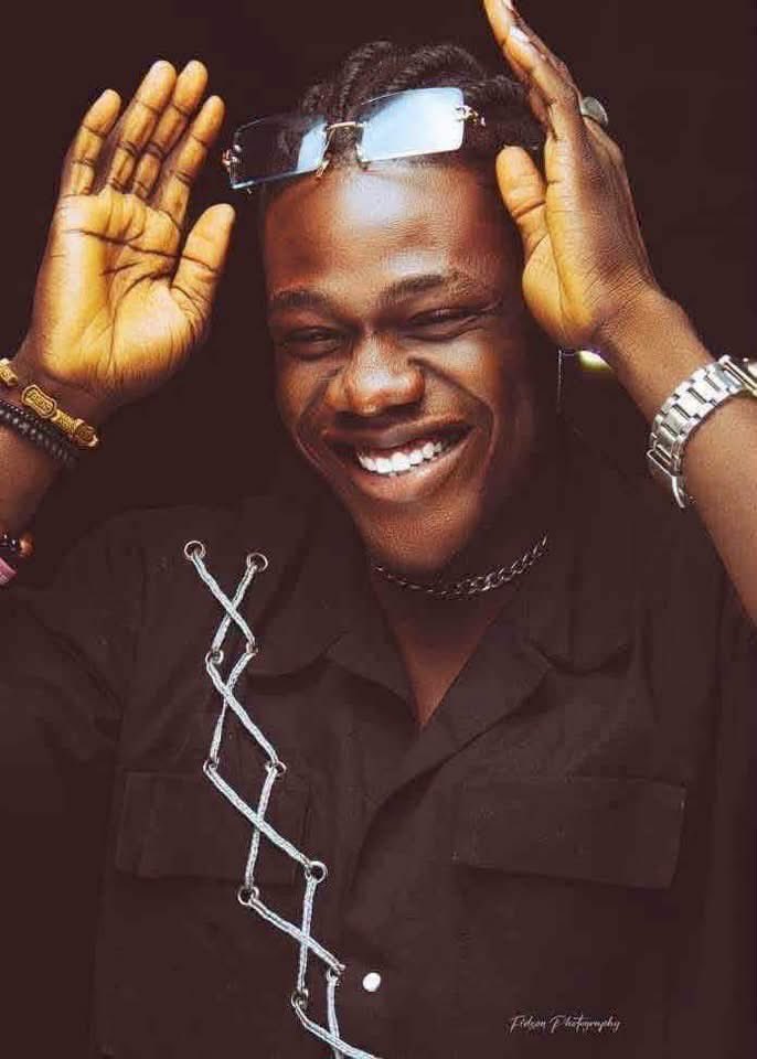 TalkswithAkwa's tweet photo. I just watched the video of the jungle justice that was done to this boy. His name is Ibee. They killed this fine young man in the most brutal and wicked way. He was accused of stealing an ordinary iPhone 12. They didn’t even catch him with the phone to start with. 

We are too wicked in this country walahi.