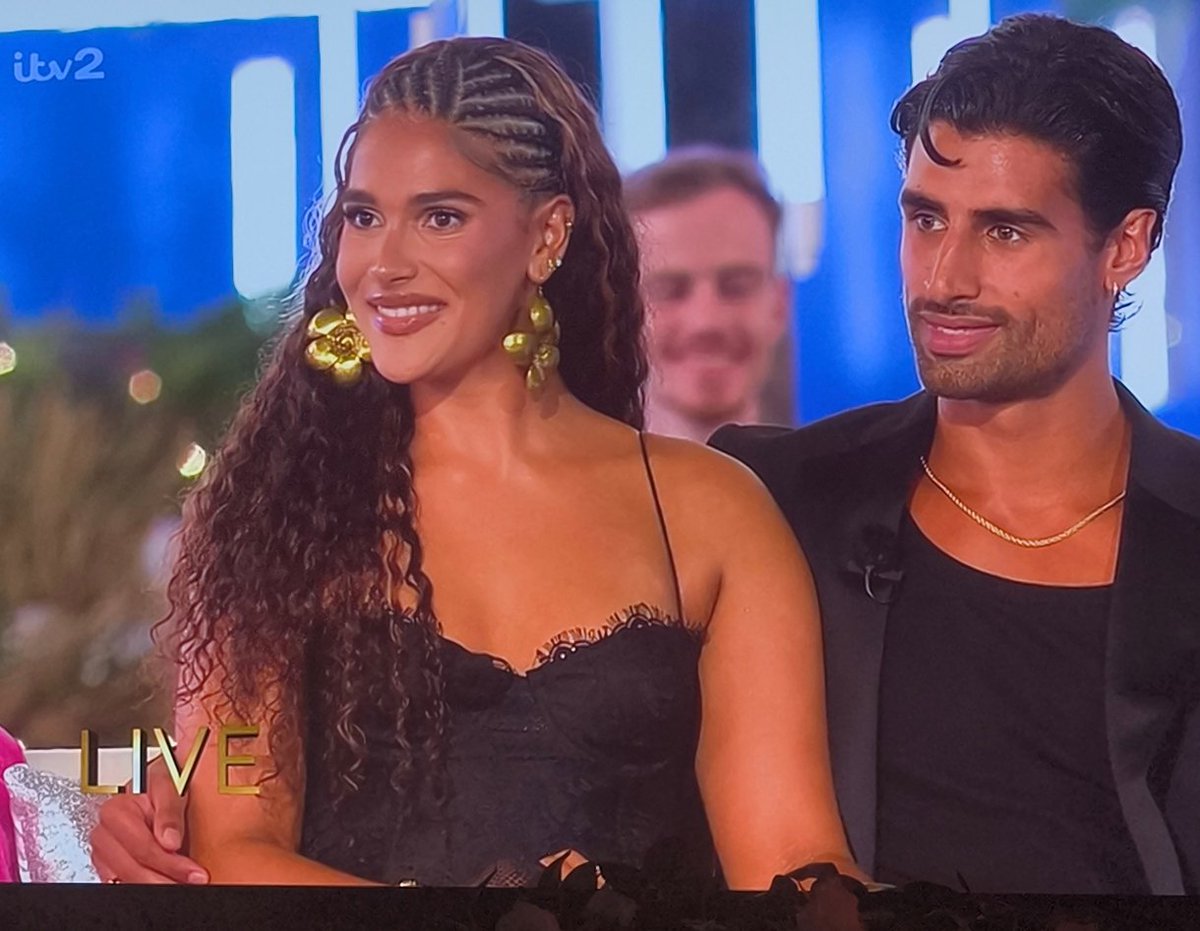 LiloLilovi's tweet photo. Say what you want but they're not evil villains or abusive like islanders we've seen before. They serve looks. I hope they don't get prolonged hate that's all l, no one deserves that for a TV show #loveisland #loveislanduk https://t.co/4rd8xdKcBk