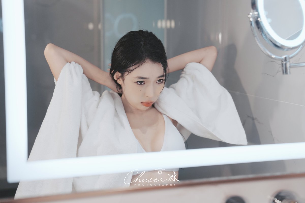 y29918's tweet photo. 《Moist Reflection》
📷:@y29918
🧚🏻‍♀️:@ReneeDoll00
✉️@Fengsiyuan 
#内衣 ＃写真 #私房 https://t.co/z45VTyKkUQ
