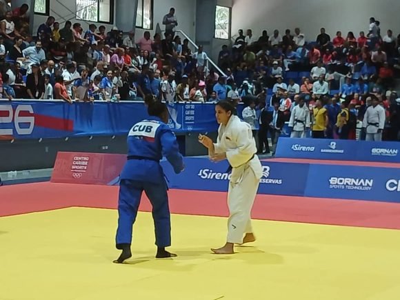 cubadebatecu's tweet photo. 🥉 Gana Lianet Cardona bronce en 78 kg https://t.co/1zqwkWYR4C https://t.co/XFmIYM0dR4
