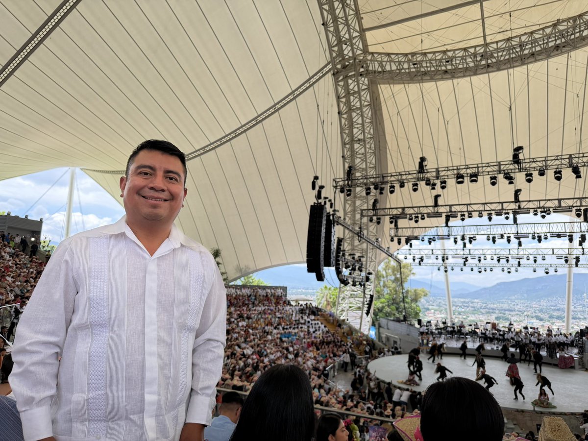 Isaac2lopez's tweet photo. ¡Presentes en la octava del lunes del cerro!

#Guelaguetza2026  #JulioMesDeLaGuelaguetza #Guelaguetza https://t.co/op1P595SJH