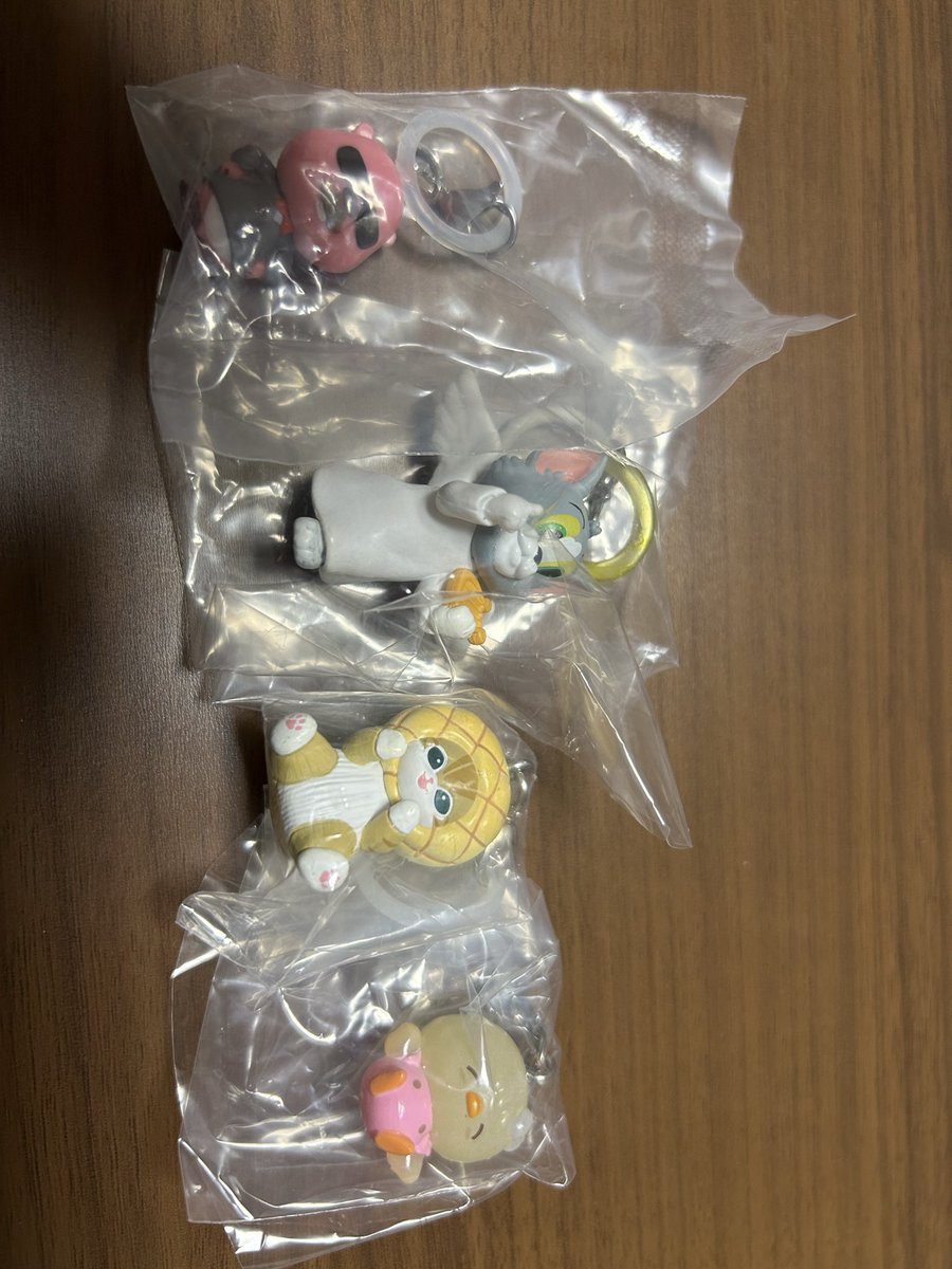 yaaaaaa_sy's tweet photo. めじるしアクセサリー交換

譲　写真1〜3枚目
求　写真４枚目(上から優先度高)

郵送でのお取引希望です

ポムポムプリン　mofusand　スンスン　トムジェリ　ちいかわ　たまごっち　BLEACH  DEATH NOTE  LOOPY  LIL ala mode https://t.co/u2eZfyPDtl