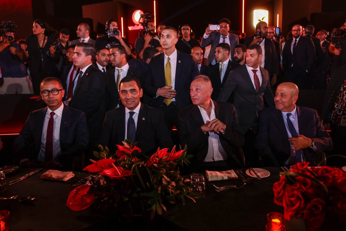 Ahly_Handball's tweet photo. 🔴 الأهلي يوقع عقد استثمار تاريخيًّا مع «فودافون» الفائزة بحقوق تسمية الاستاد والراعي الرئيسي🦅✨ https://t.co/YVAH7LPxz2