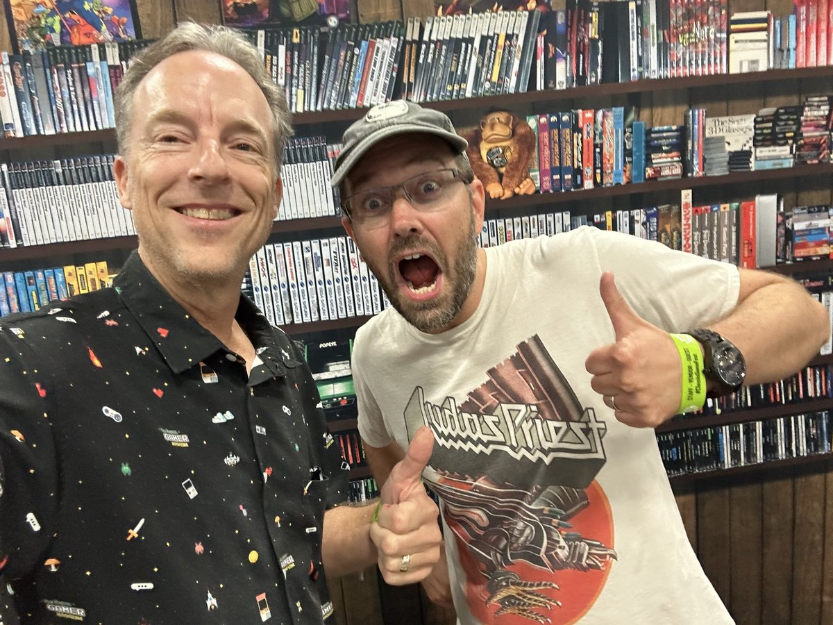 BrettWeissCHVG's tweet photo. Thanks to James Rolfe @cinemassacre for joining me at @classicgamefest to talk about horror movies and the books he’s written. Watch: https://t.co/P9N9BBnM4I https://t.co/jjMsbaZJZX