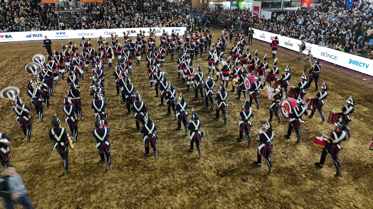 Granaderosarg's tweet photo. Compartimos algunas postales del Festival de Bandas, que tuvo lugar como broche de oro de la Expo Rural 2026. 🎶🇦🇷

 #Granaderos  #SomosPatria #HerederosDelLibertador #UnRegimientoConHistoria #SomosHistoriaViva https://t.co/SBQb1CGWFj