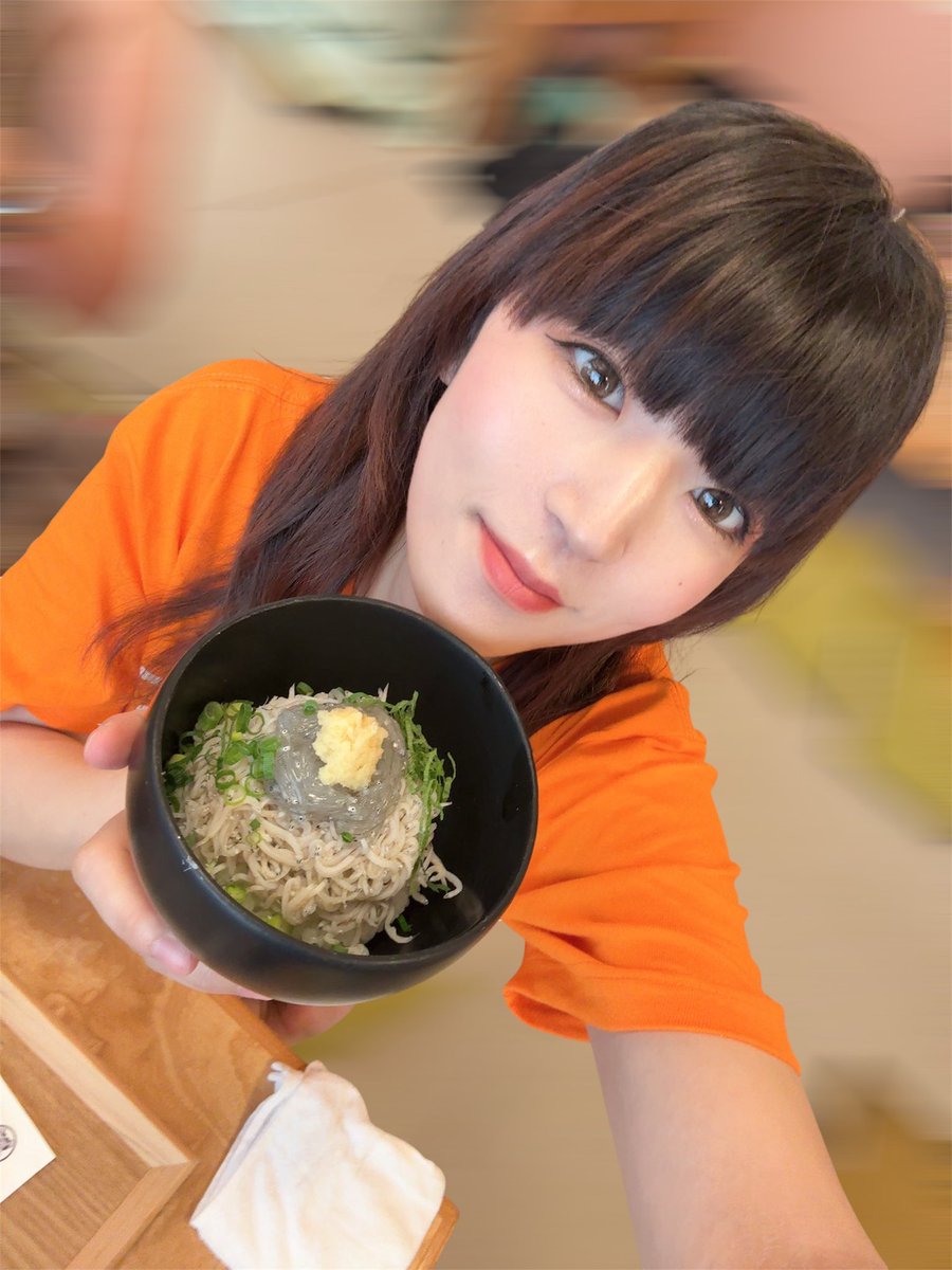 takarina888's tweet photo. おはりな生しらす丼♡♡ﾋﾟﾁﾋﾟﾁ
#鎌倉秋本 https://t.co/Ubdk32MoSC