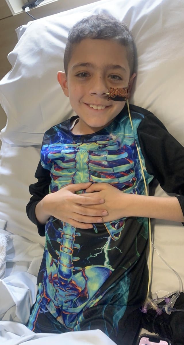 mr_twisted_'s tweet photo. Liam Williams was diagnosed with leukemia as a young boy and endured years of chemotherapy, hospital stays, and painful treatments. 

Although he briefly went into remission, the cancer eventually returned, and doctors told his family that no further treatment could save him.

Facing the heartbreaking reality that her son had only days left to live, his mother, Melissa Williams, made an extraordinary decision. 

Instead of telling Liam he was dying, she told him he had finally beaten cancer. 

She wanted his last memories to be filled with joy, hope, and pride rather than fear and sadness.

Believing he had won his battle, Liam spent his final days smiling, celebrating with his loved ones, and ringing the hospital's victory bell. 

He passed away peacefully surrounded by his family. 

Melissa later said she never regretted her decision, believing every child deserves to leave this world with hope instead of fear.