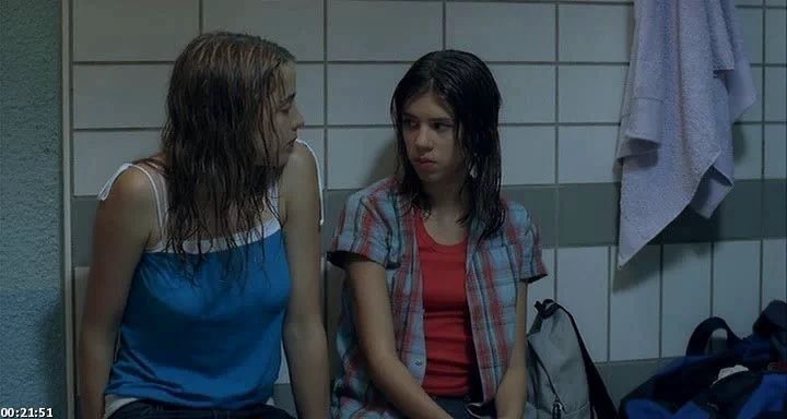 sihwawife's tweet photo. Las lesbianas nacen buenas. Enamorarse de su amiga es lo que las corrompe https://t.co/R6Ffhx4wNL