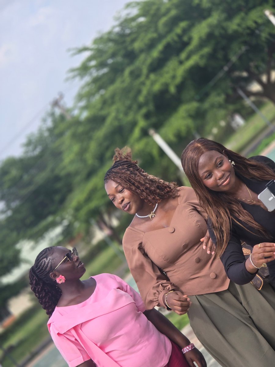 thiemierex's tweet photo. Corporate day!!
Best department in the whole school ✨️✨️
#Fybweek https://t.co/ZW01MVq849
