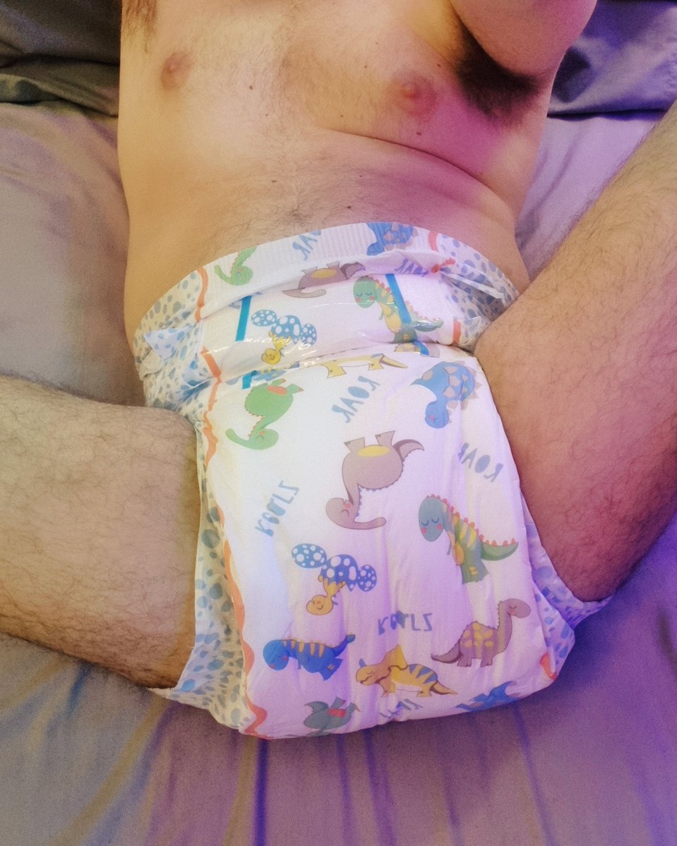 FurryCris's tweet photo. I love these diapers so much ❤️

#messydiaper #abdl https://t.co/GOx54mKvjA