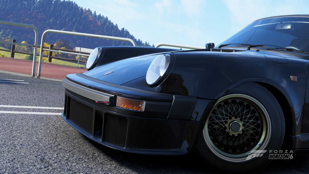 tsuta1Pbr's tweet photo. 今日のお気に入りフォトはこちらの3枚！

Porsche 911(930)にBBSのホイールでめちゃカッコイイ👍
そしてドリ車のR34で地味に東京駅のフォトまだだったので撮りに行きました〜🙋
#ForzaHorizon6
#FH6 https://t.co/4cDwhcX6P7