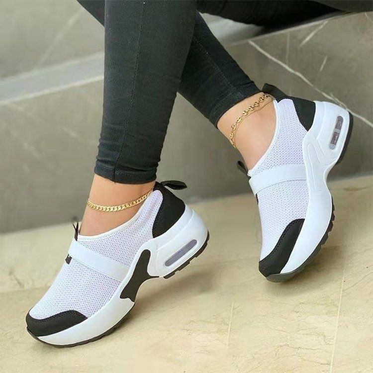 SarahExpressX's tweet photo. Looking for a simple, lightweight sneaker for daily errands? These slip-on mesh shoes offer a flexible fit and breathable design for your everyday rotation. Browse the available colors and size guide on our site.

#EverydaySneakers #Slip...…
https://t.co/YmdbWOMSvN https://t.co/QId5YqQE7J