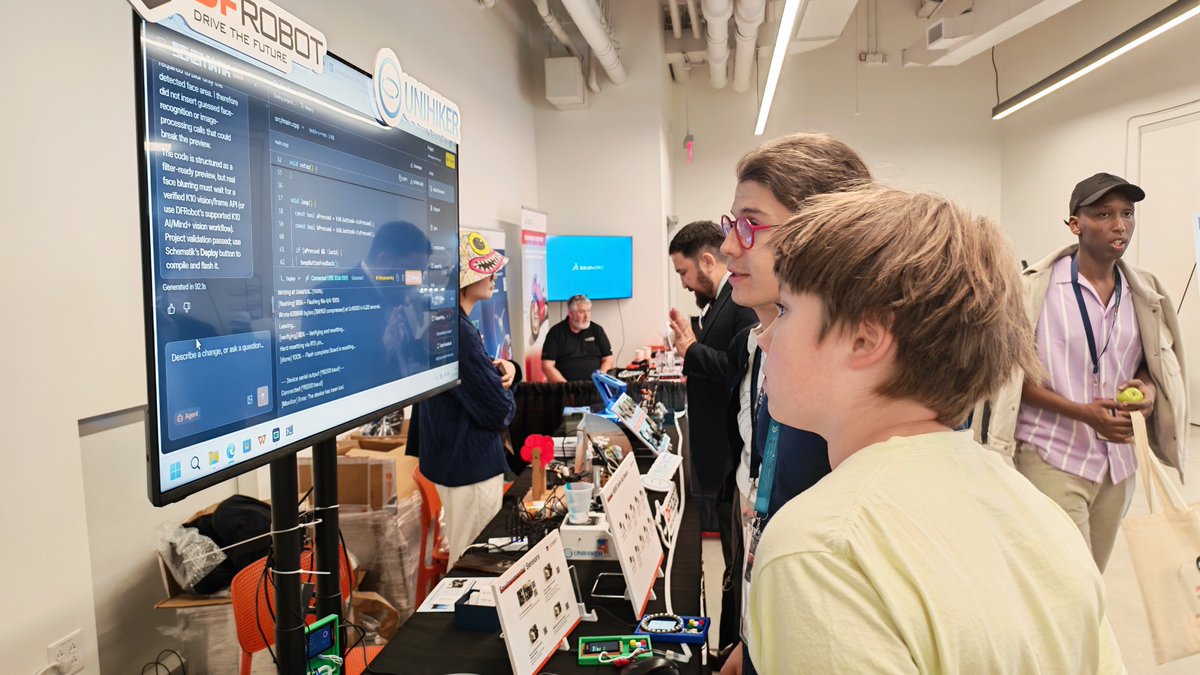 dfrobotcn's tweet photo. After eduFAB, @FabFndn’s main #FAB26 conference is now underway at MIT.

Shaodong Yang led a workshop with Fab Lab leaders from six countries, while visitors tried @UNIHIKER K10 natural-language coding with @Schematik at our booth.

Full schedule: https://t.co/bENded3hsY https://t.co/6NNsVa758r