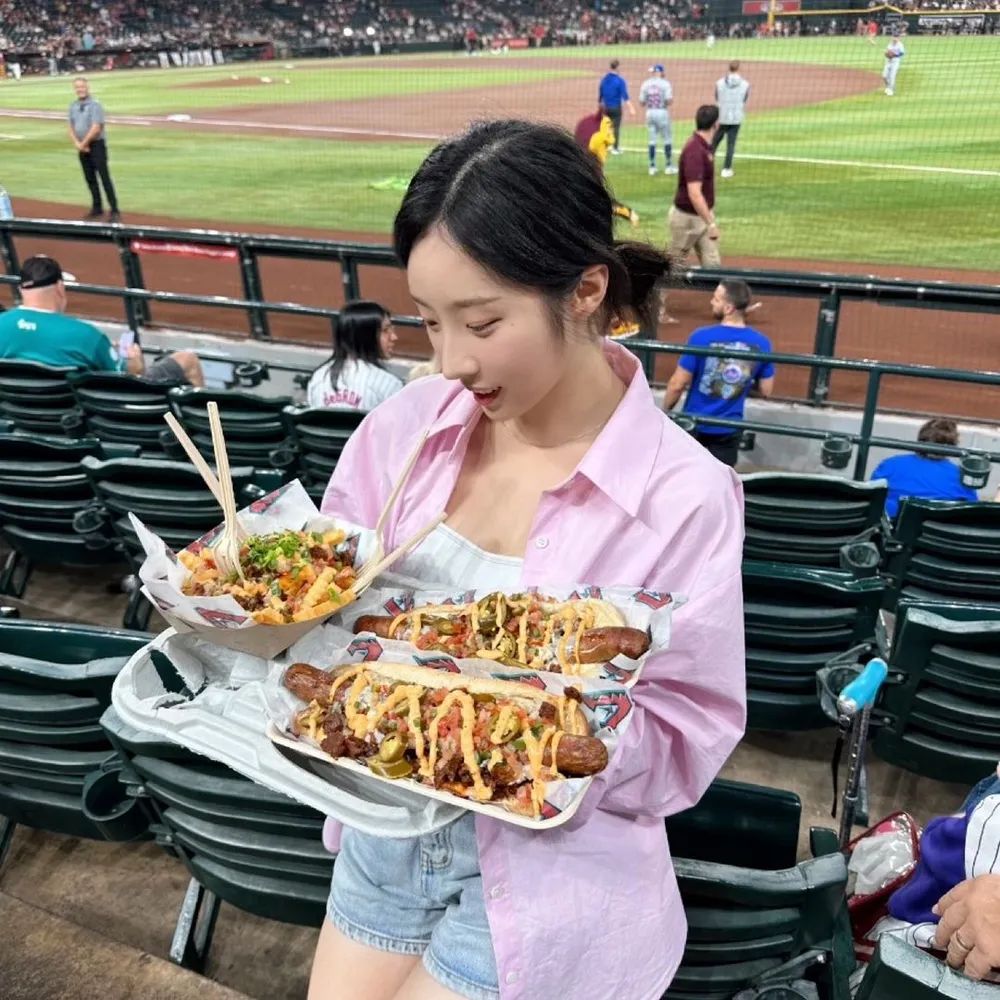 HaSeul Bot tweet media