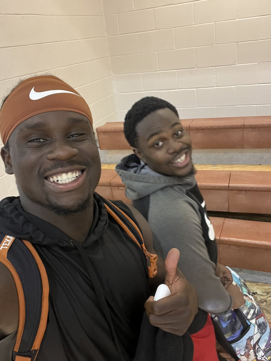 CoachKarenSmith's tweet photo. When my blood son c/o ‘24 @DuckensKameron and my Summer Creek football son c/o ‘26 @BrinleyTita meet up in Austin and I had no clue. Old teammates. College kids. #AlwaysABulldog #SummerCreek❤️ https://t.co/aQZEiWXzby