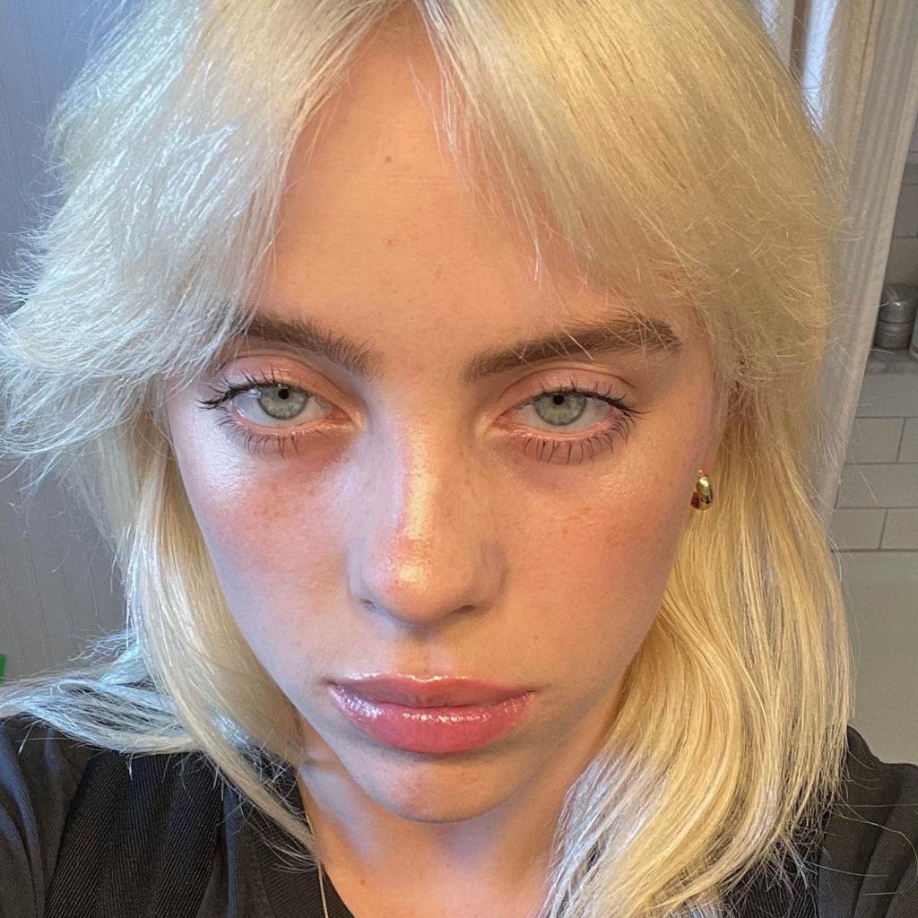 kingmik989's tweet photo. billie eilish❤️❤️ https://t.co/F84zwJLmfL