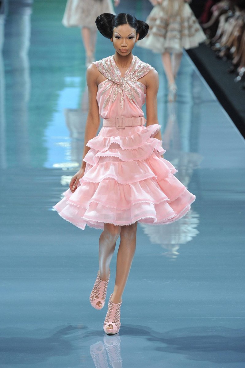 katebagysl's tweet photo. Chanel Iman for Christian Dior fw08 haute couture https://t.co/n8i0leTApI
