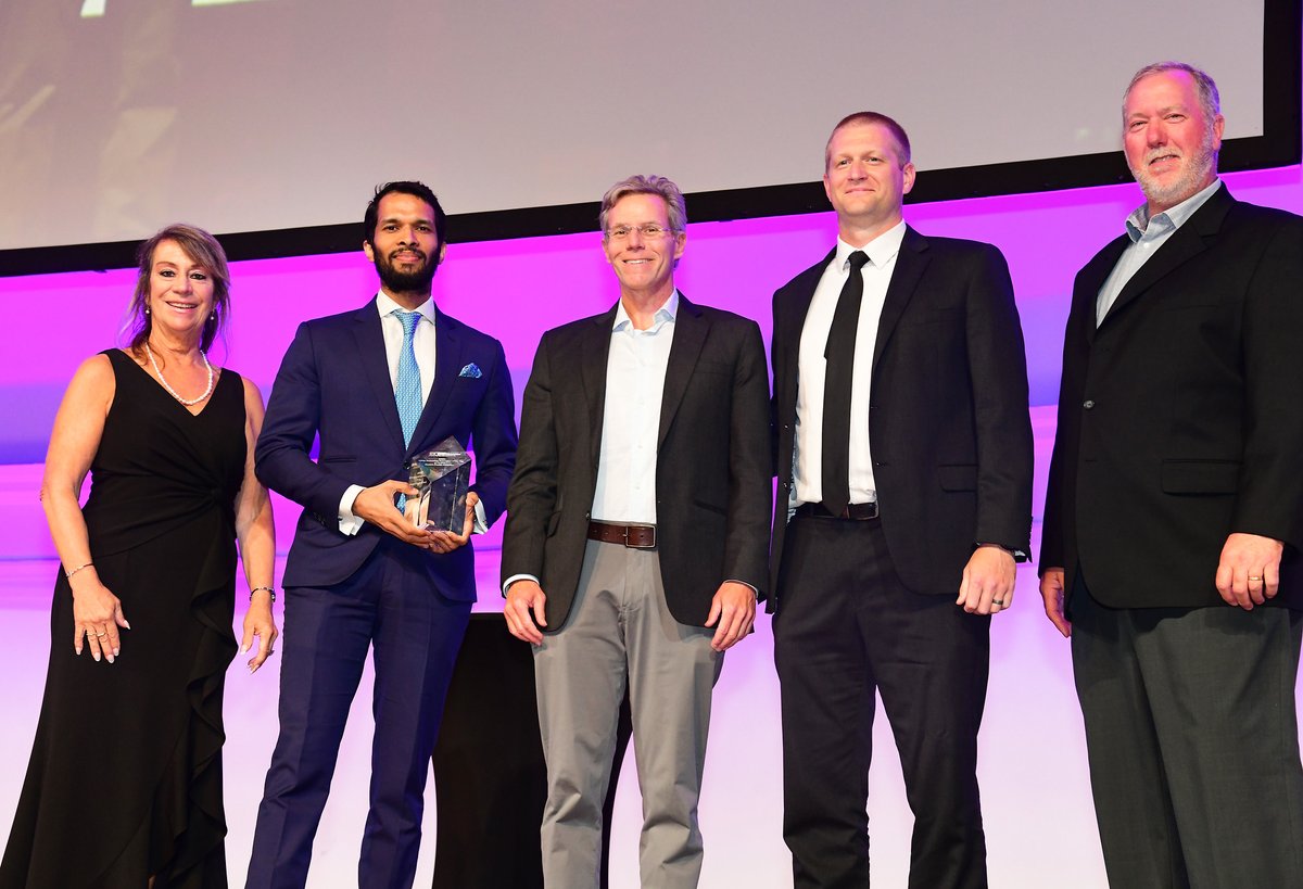 ZurichNA's tweet photo. Zurich and Arrowsight recognized with U.S. Insurance Award https://t.co/YuWmE1JcK7 https://t.co/Byi3k3LC5g