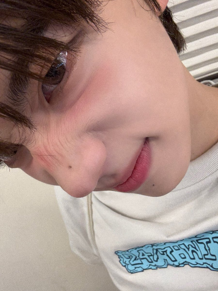 nnnshinyu's tweet photo. 250728 신유
위버스 포스트

캬아아아으악ㄱ

#신유 #SHINYU #シニュ #투어스 #TWS https://t.co/pOBlER0rju