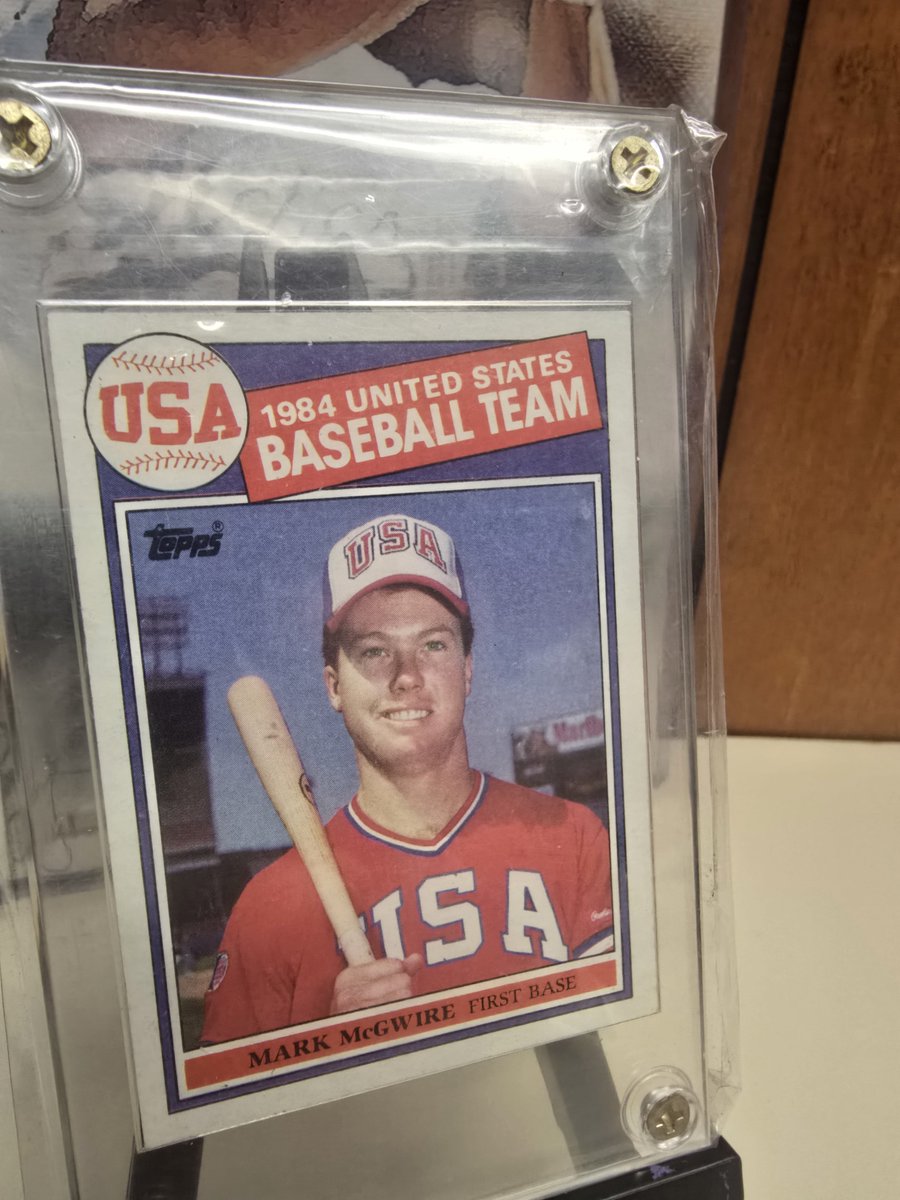 LamarrSeth's tweet photo. #BigMacFlashback well I ended up winning 4 Mac USA ROOKIES last night on ebay for around $9 a piece I'll keep ya posted! You may hate him or love him? But I enjoy living in the 80 &amp; 90s. Those where my time! #RP #LIKE #BigMac share you fav #Mac tonight! Anything goes! https://t.co/ikgFZZGUWZ