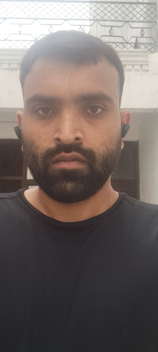 Unitingpoles's tweet photo. Today's 8 km wasn't easy.

Even after taking a rest day, my legs felt heavy and every kilometre demanded extra effort. But I kept moving and finished all 8 km.

Not every run is about speed. Some runs are about discipline.

#MorningRun #8KM #Running #Discipline #FitnessJourney https://t.co/EBybj1c9zV