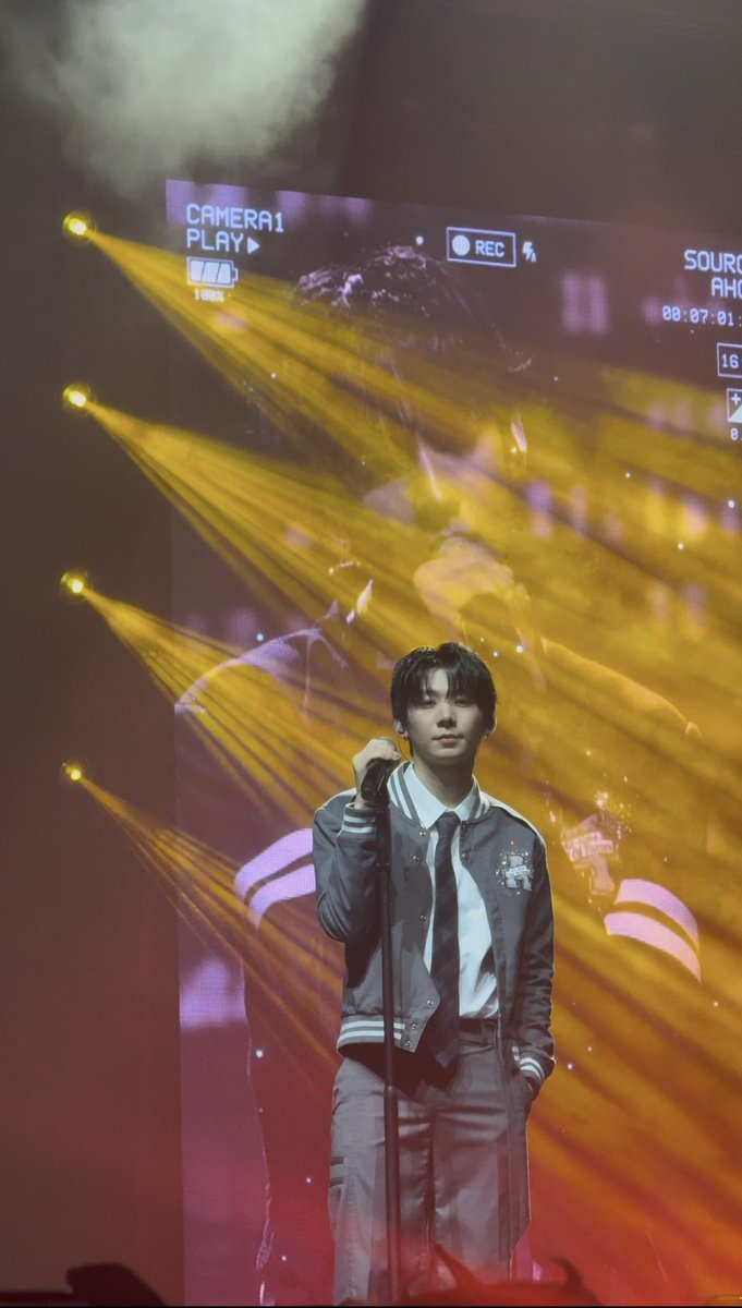 heyy_yanni's tweet photo. Super dami kong Jeongwoo fancam huhu 

and Hani be like: Makuha ka sa tingin! 

Sorry na! Sayo pa din uuwi HAHAHA 😂

#AHOF #Parkhan #Jeongwoo https://t.co/0l4dcvY961