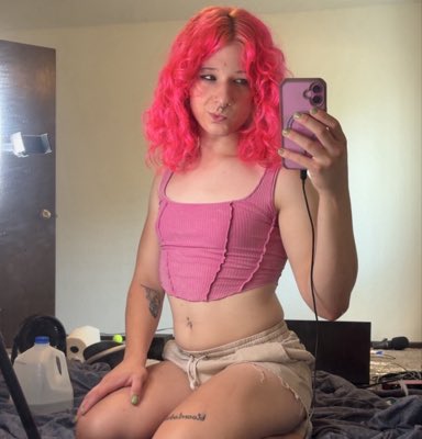 katedavi_'s tweet photo. #NewProfilePic #trans #tgirl #doll #piss #feet https://t.co/bamOiEvfiT