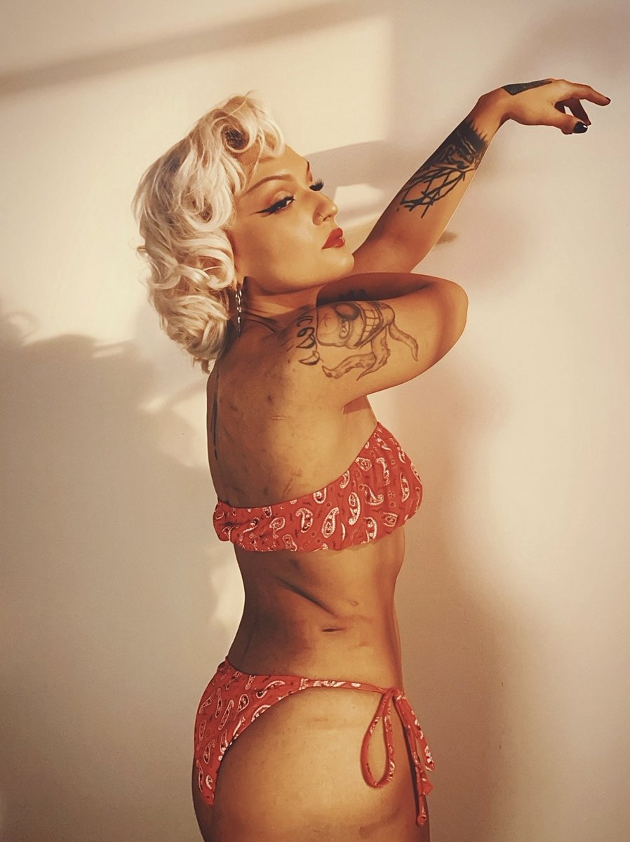MetroAngel's tweet photo. new photo set going up on patreon, new limited edition print in my shop now: https://t.co/3M09LiDShr

sign up: https://t.co/dKKHRws3qE https://t.co/KZVEyBkP9b