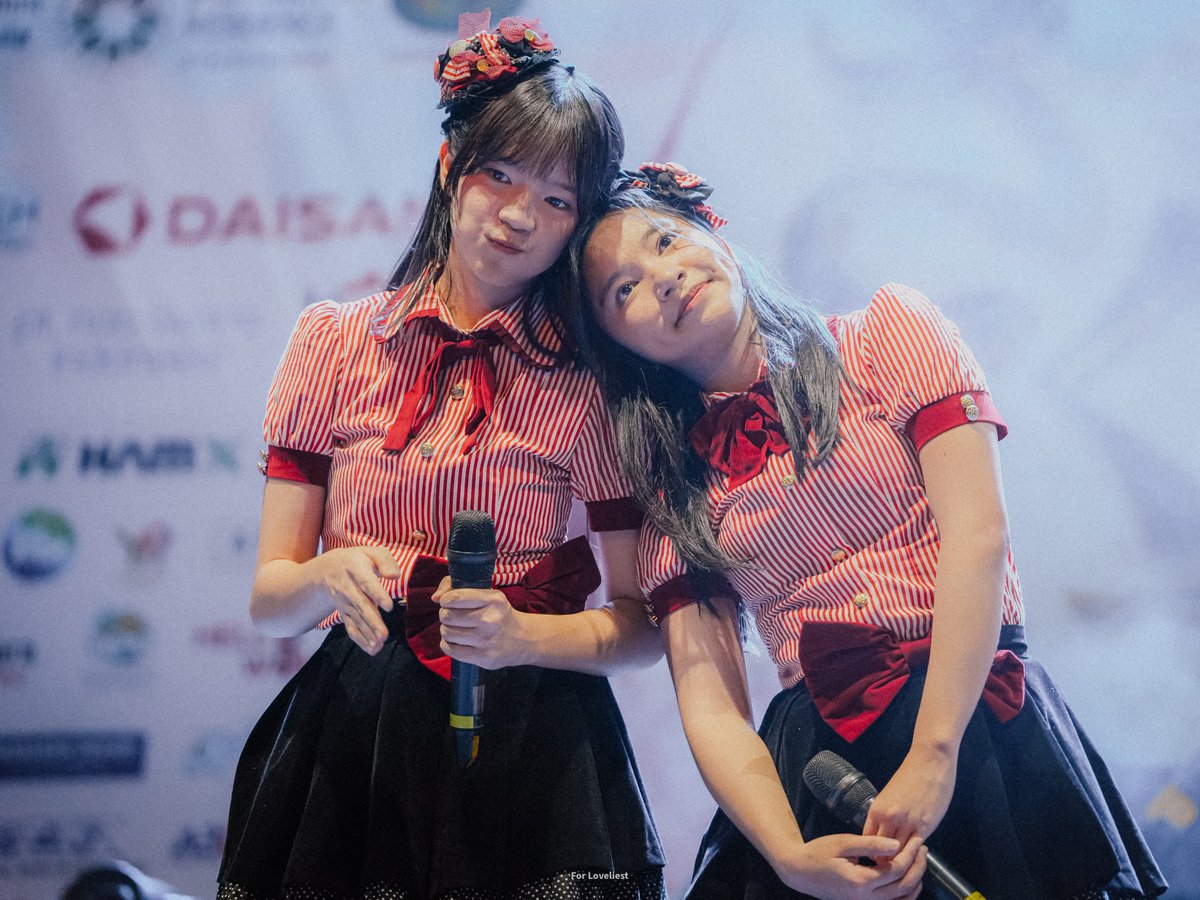 ForLoveliest's tweet photo. Duo woti sukses β€οΈπ«Άπ»
#BellaJKT48 @N_IntanJKT48
#Belltemu #BellaFirstStage https://t.co/MUQfGM3K2j